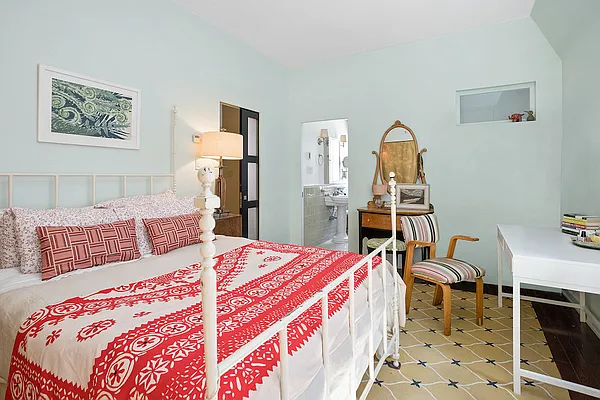 Sold by Compass | media 20