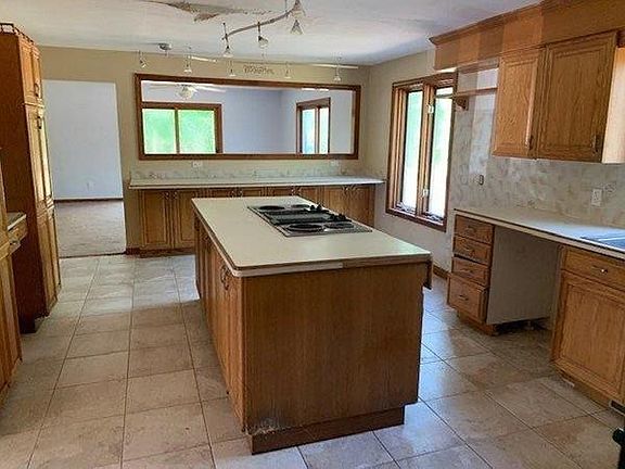 2nd image of 24 Christina Dr