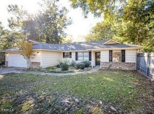 205 Halstead Rd, Ocean Springs, MS 39564