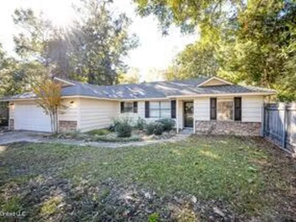 205 Halstead Rd, Ocean Springs, MS 39564
