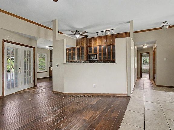 4th image of 761 S Carolyn Dr