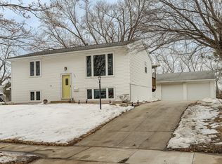 164 36th Ave NW, Rochester, MN 55901