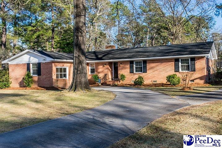 1st image of 1762 Woods Dr