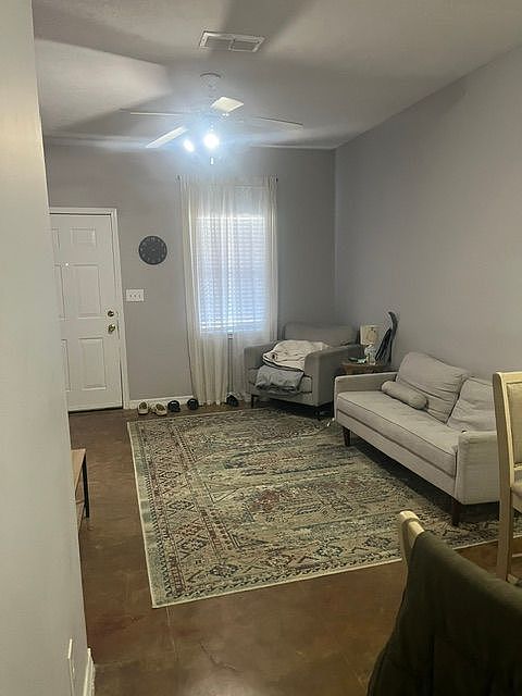 2nd image of 35 Winchester Rd