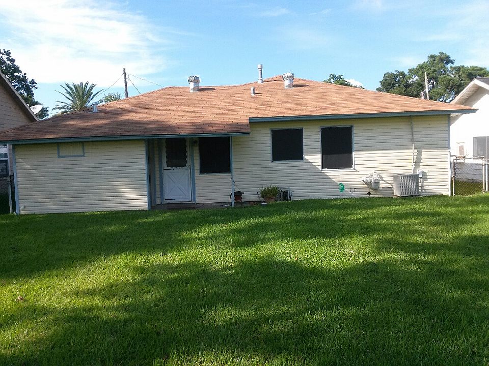 2nd image of 3093 Rockwell St