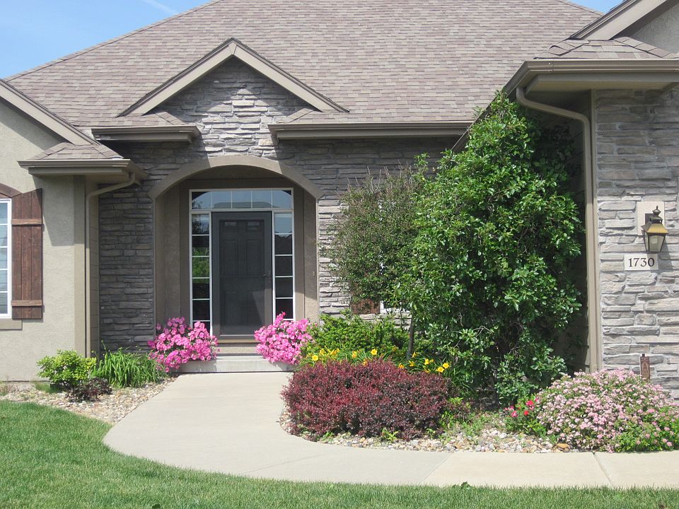 1st image of 1730 Driftwood Dr SW