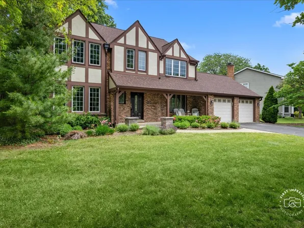 1101 W Bauer Rd, Naperville, IL 60563