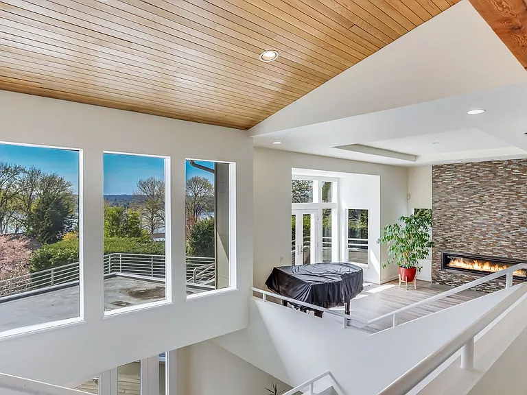 8158 W Mercer Way — Photo 10