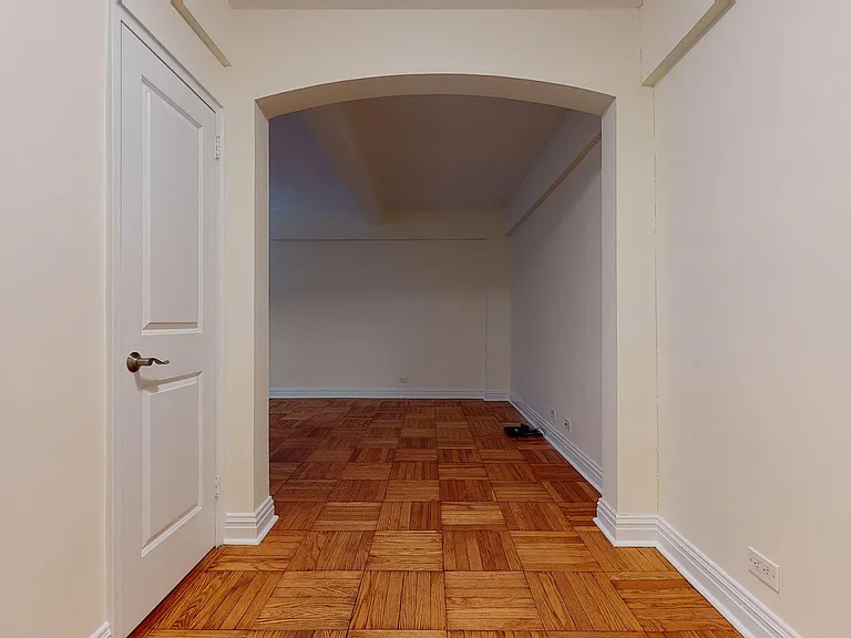 141 E 56th St #4J — Photo 6