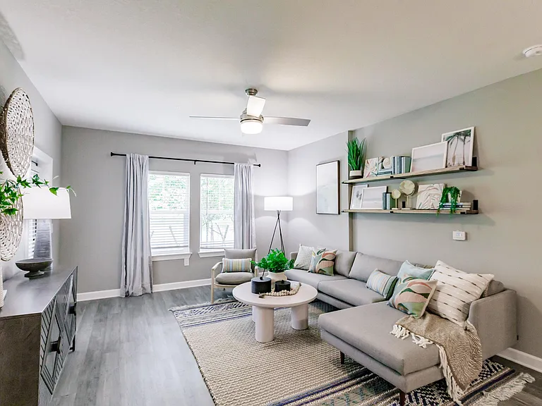Vantage Apartments — Photo 41
