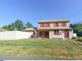1 E Trenton Ave, Levittown, PA 19054