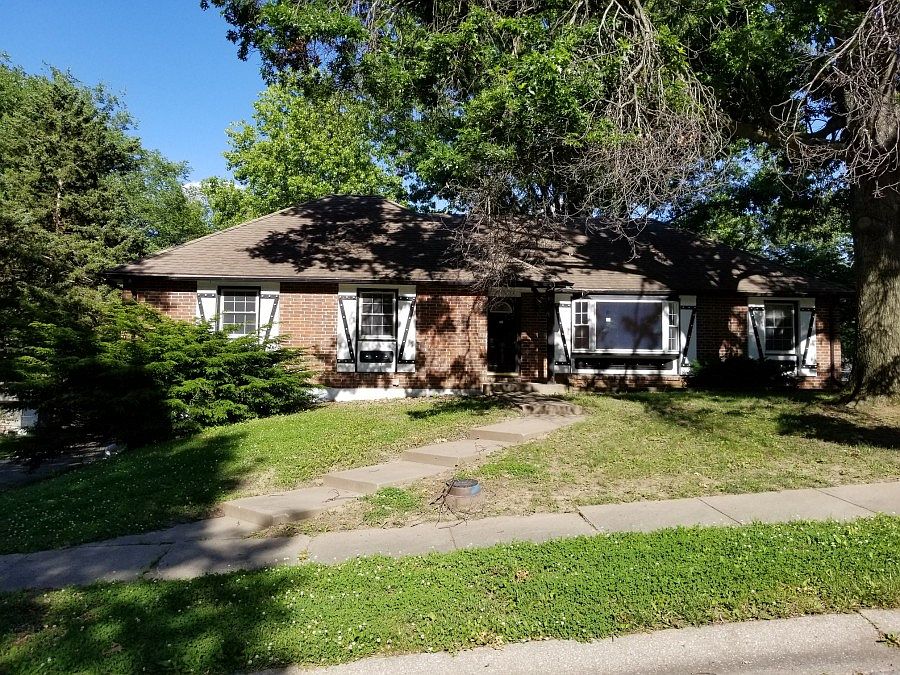 1st image of 2301 N 82nd Ter
