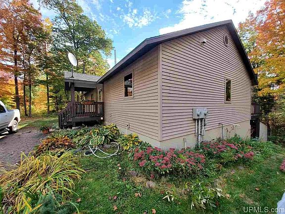 2nd image of 1950 Woodland Dr