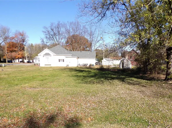 302 E 2nd St, Montgomery City, MO 63361