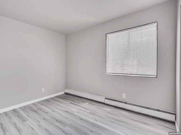 335-339 407 Southtowne Dr — Photo 88