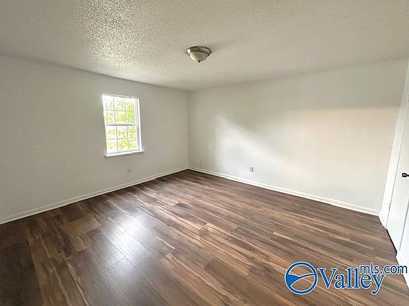 5th image of 1505 Medland Rd NW