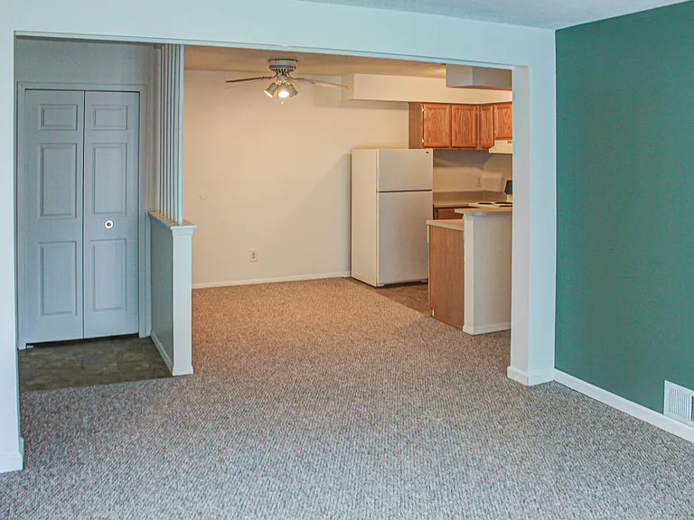 Marianne Manor Apartments — Photo 20