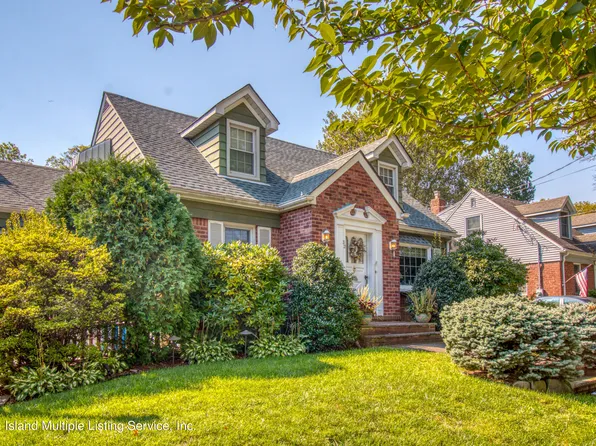 32 College Ave, Staten Island, NY 10314
