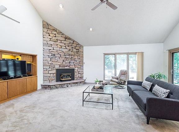 3rd image of 7 Dilton Ct