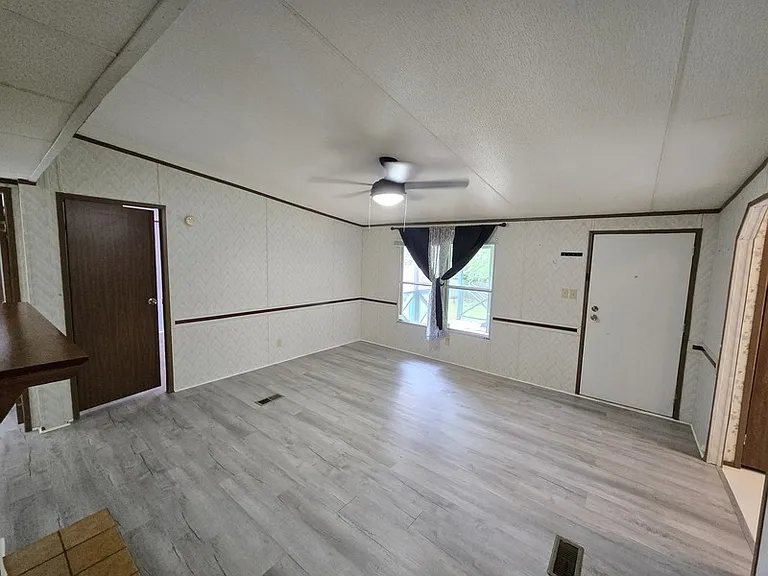 310 Old Horton Rd S #E — Photo 5