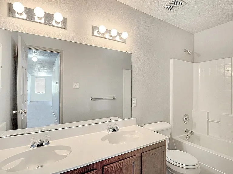 3327 Andalusian Dr — Photo 20