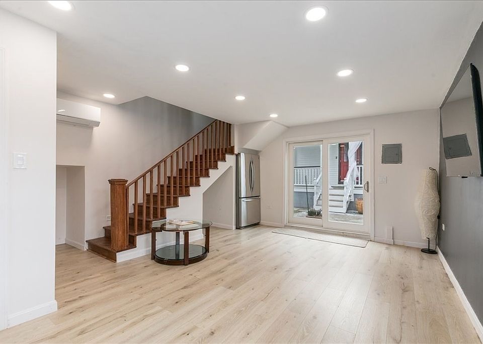 1st image of 18 Sherman Pl