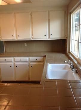 5th image of 2322 Shropshire Dr