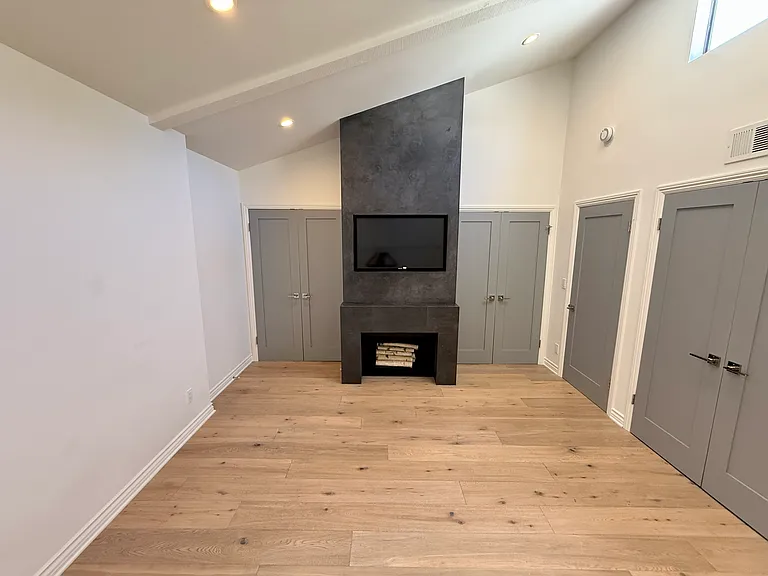 853 Larrabee St #6 — Photo 8
