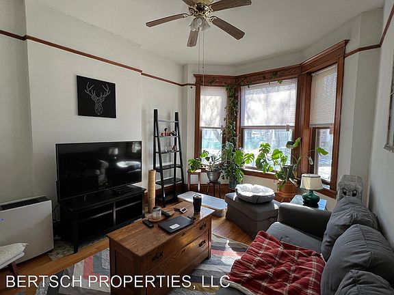 3rd image of 2032 W Eastwood Ave #1E