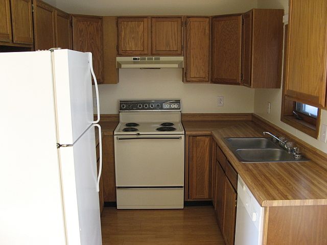 1st image of 4758 Glasgow Dr #4