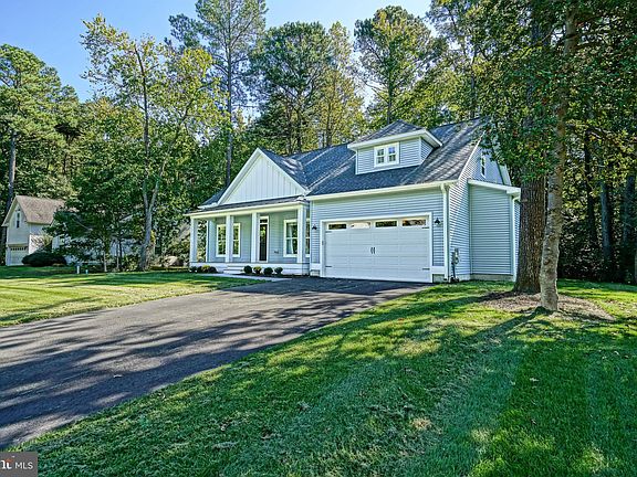 2nd image of 32 Aintree Dr