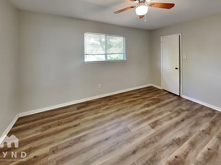 15110 Gladebrook Dr — Photo 20