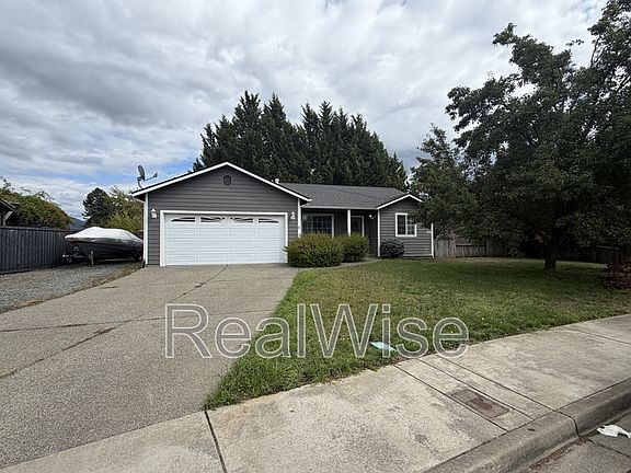 2nd image of 985 Skylark Ln