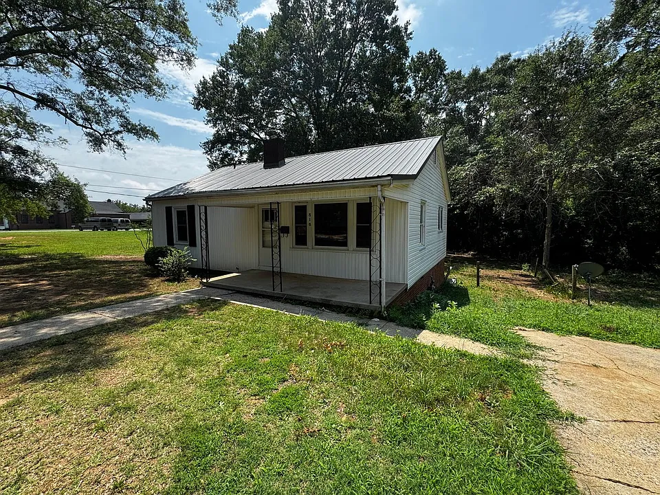 816 Churchill Dr