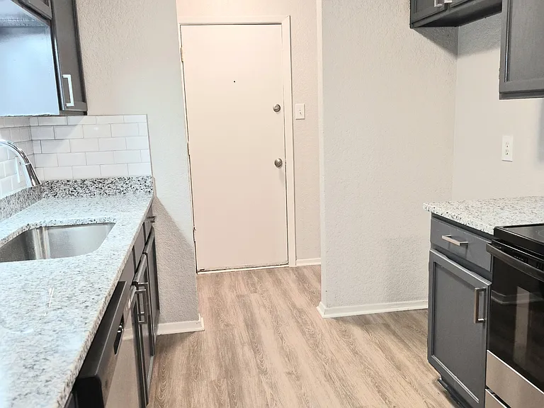 1701 San Rafael St — Photo 8