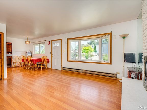 5th image of 24126 52nd Ave W