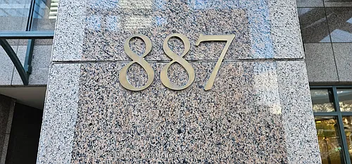 887 Bay St Photo 1