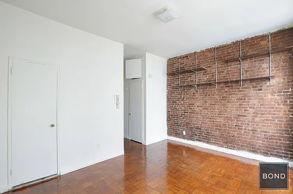 Rented by Bond New York | media 9