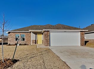 1029 Stetson Ln, Mustang, OK 73064