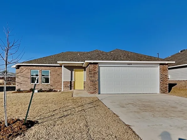 1029 Stetson Ln, Mustang, OK