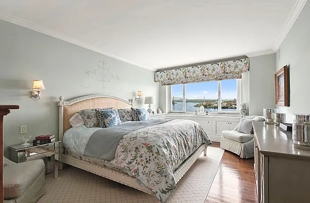 Sold by Corcoran | media 20