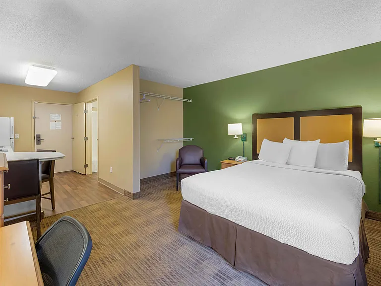 Studio Suite - 1 Queen Bed