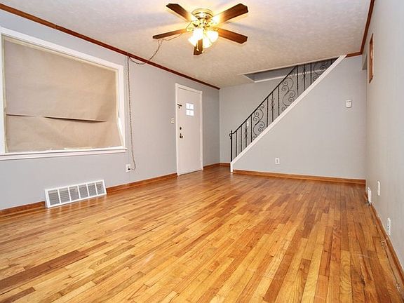 3rd image of 25321 Briardale Ave