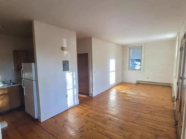 14 Main St, Hinsdale, NH