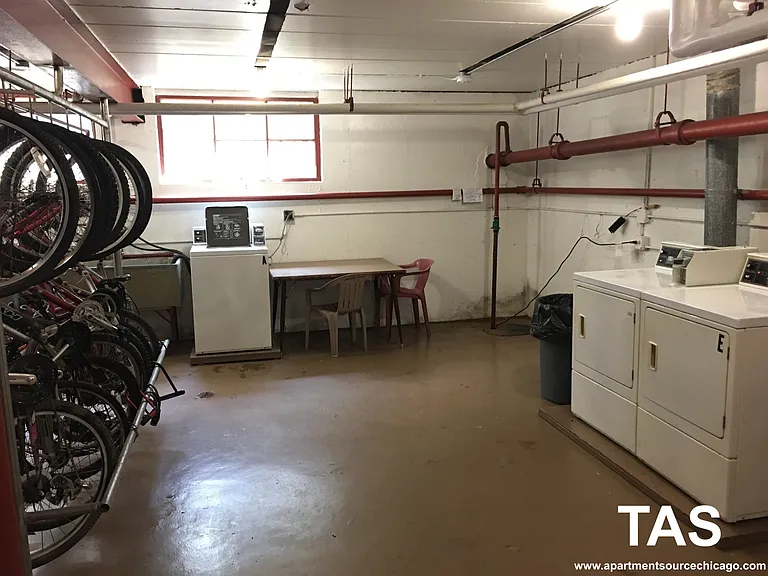 8560 Niles Center Rd #15 — Photo 10
