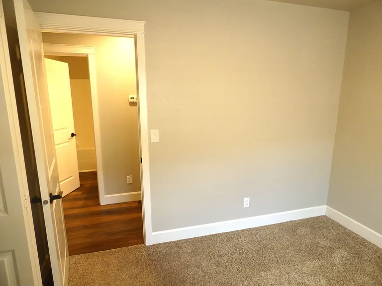 3576-3578 Fisher Ct NE — Photo 26