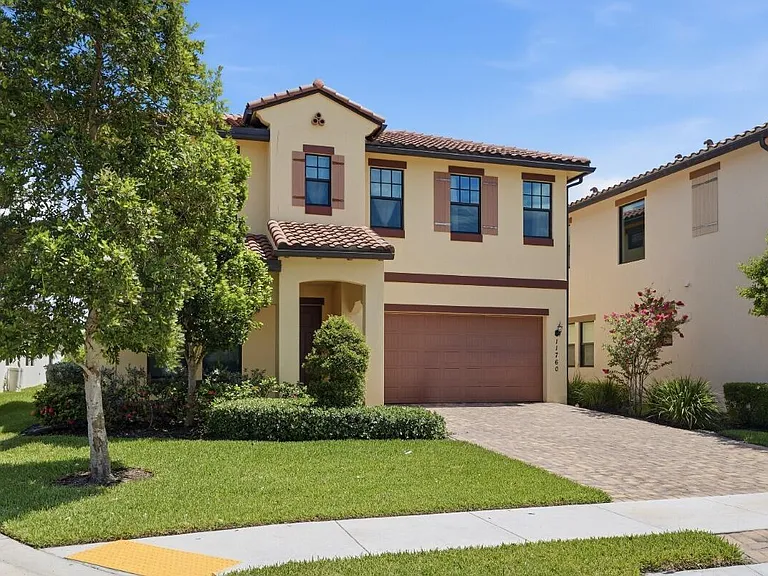 11760 Bayview Cir — Photo 50