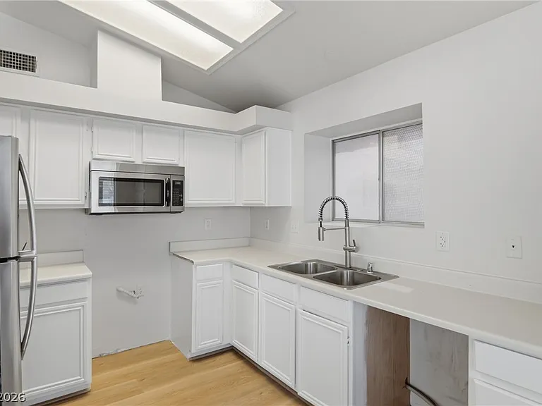 6224 Caprino Ave — Photo 11