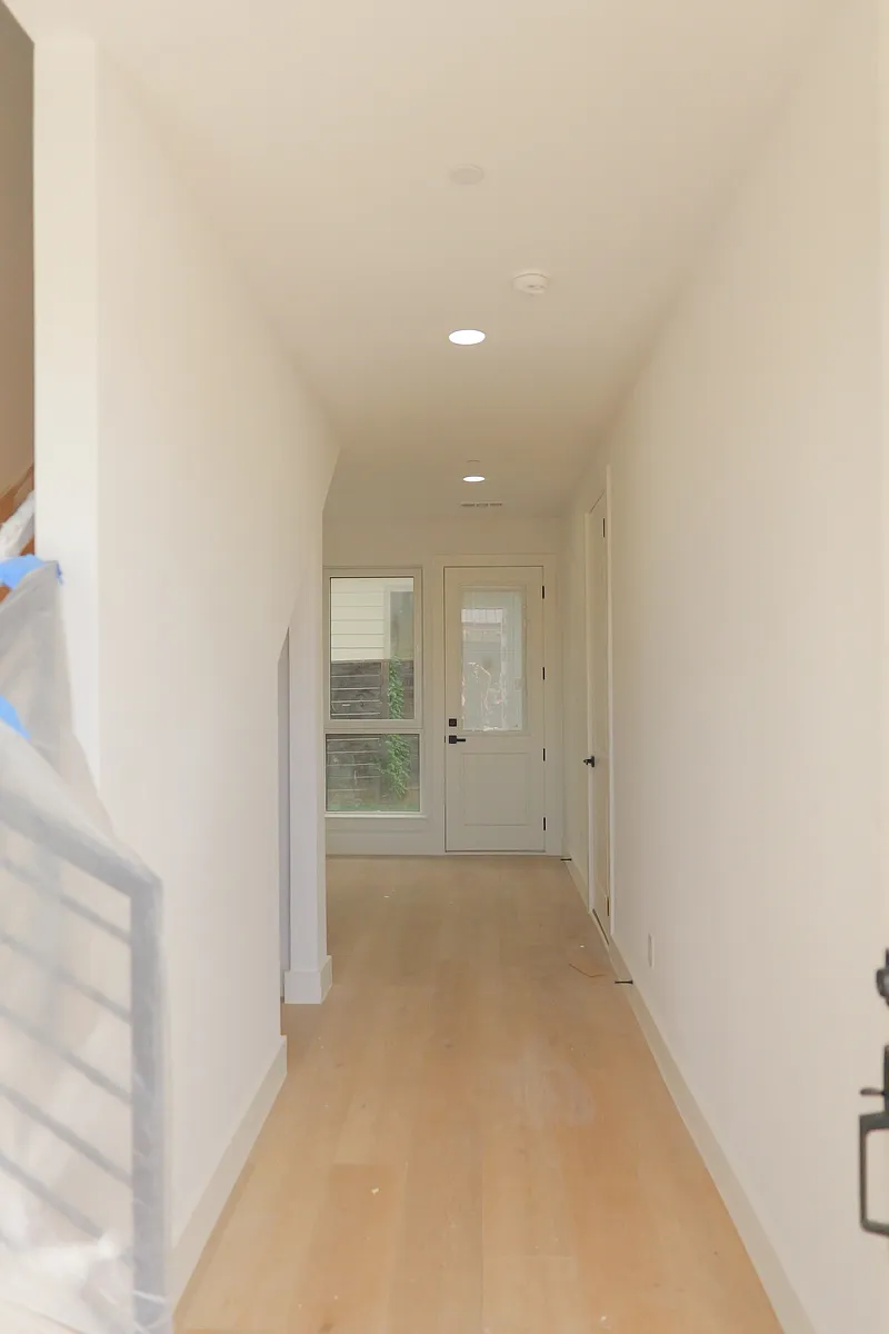 Building Photo - 4200 Munger Ave #1