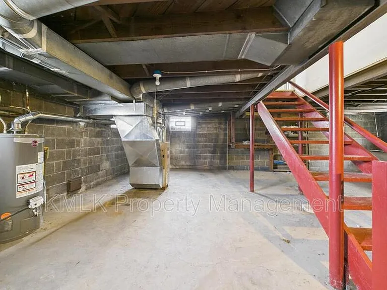 407 Washington St NE — Photo 33